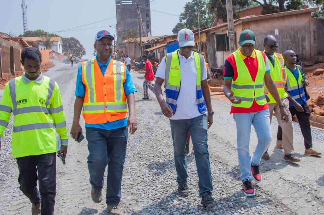 VISITE DE CHANTIERS : AGEROUTE Guinée SA renforce le suivi et l’exigence de qualité des travaux routiers