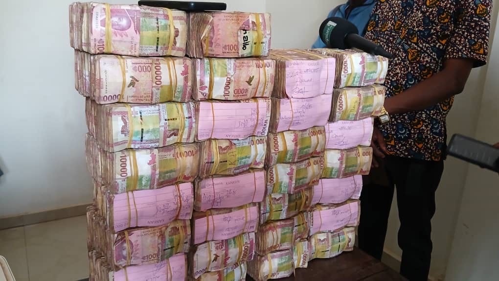 Crise des liquidités en Guinée : la BCRG annonce l’injection de 30 milliards GNF pour soutenir les points de retrait